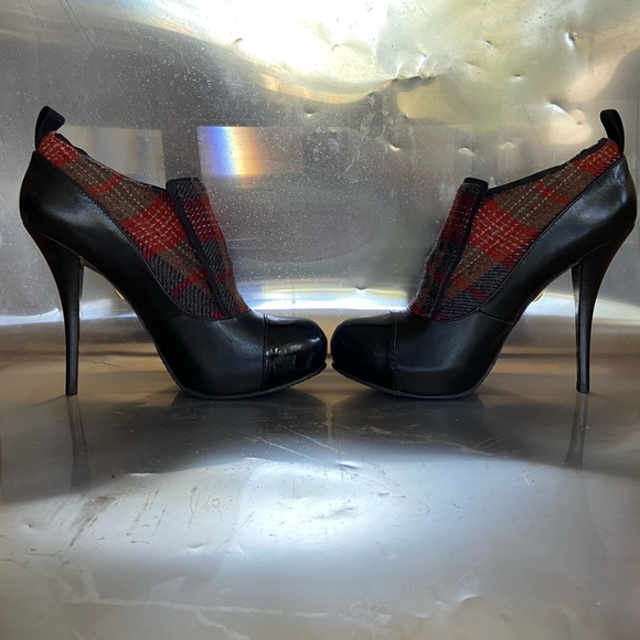 Women’s Heels (Stacked) - Picture 4 of 6